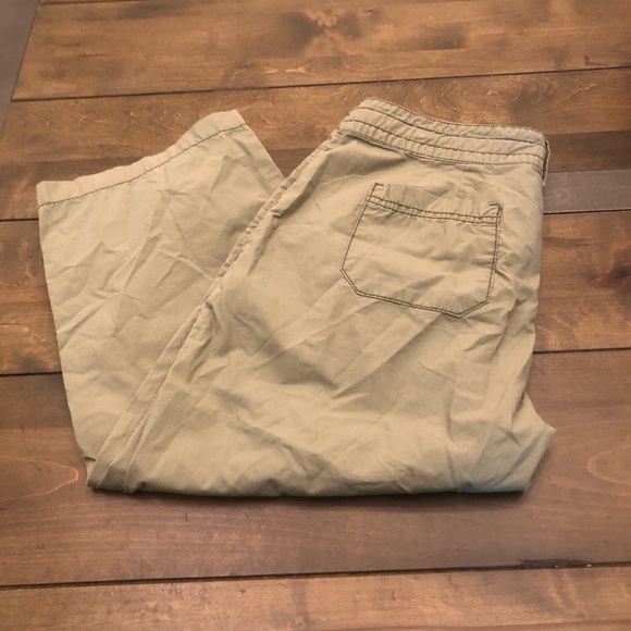 Izod Capri Pants - Picture 7 of 11